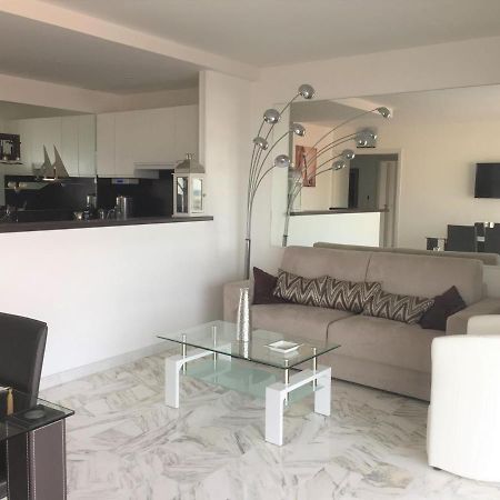 Appartement F3 Vue Mer Et Croisette Кан Екстериор снимка