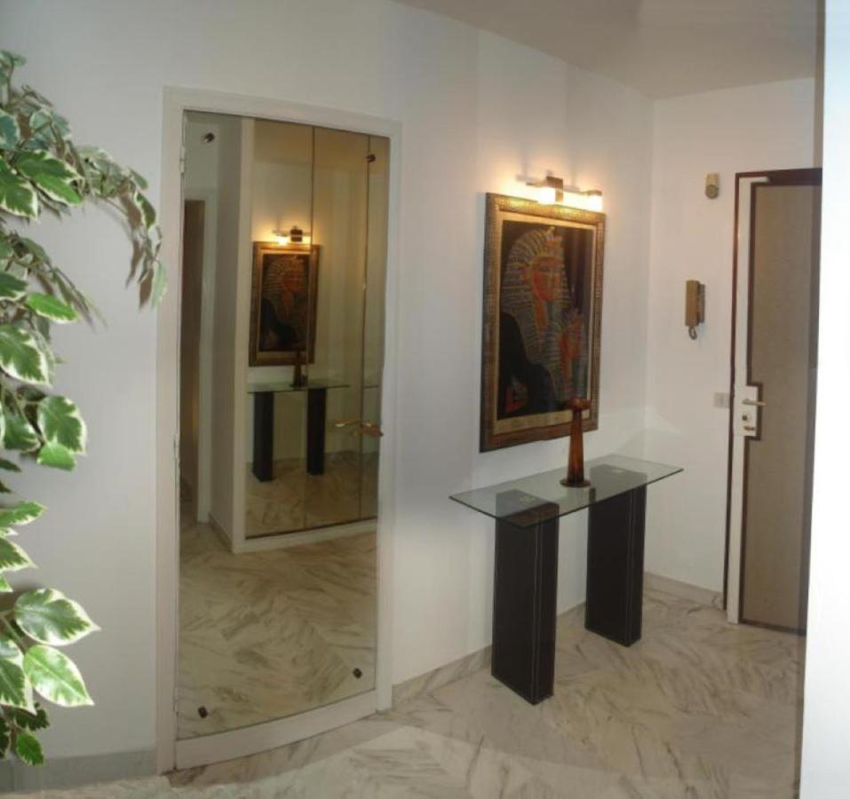 Appartement F3 Vue Mer Et Croisette Кан Екстериор снимка